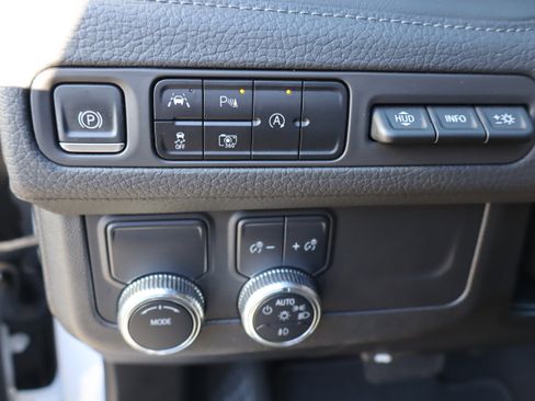 Certified 2024 GMC Yukon XL Denali image 21