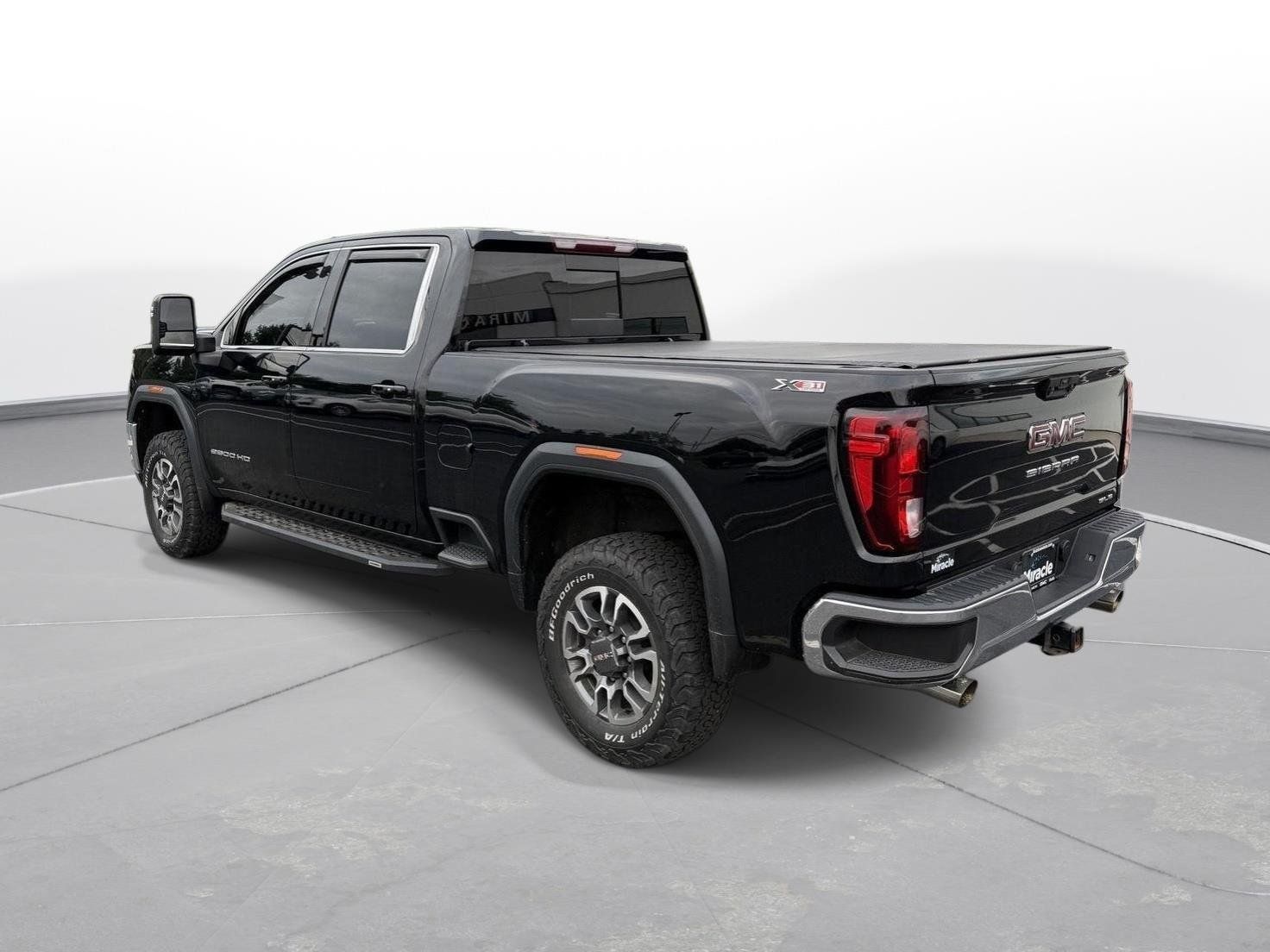 Used 2021 GMC Sierra 2500 SLE w/ SLE Value Package; AWD/4WD image 2
