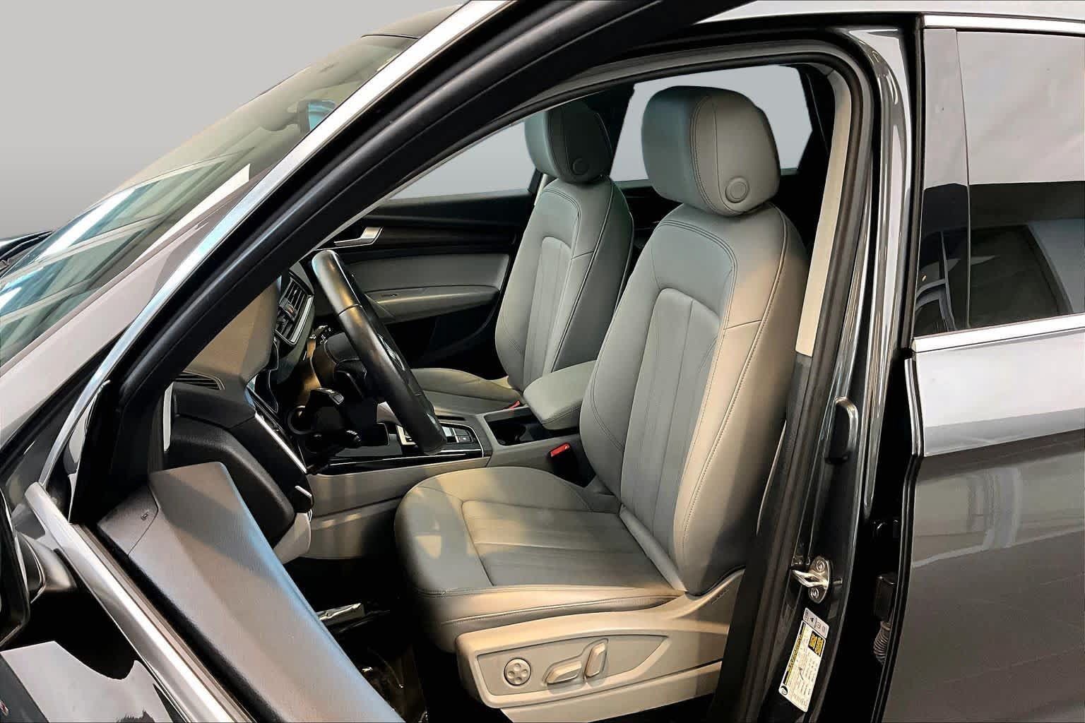 Used 2023 Audi Q5 2.0T Premium w/ Convenience Package AWD/4WD image 8