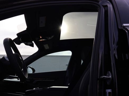 Certified 2025 BMW i5 xDrive40 w/ Premium Package image 42