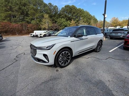 New 2026 Lincoln Nautilus Reserve image 3