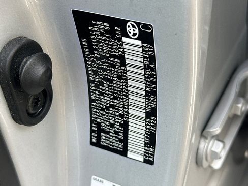 Used 2023 Toyota Corolla LE FWD image 21
