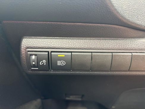 Used 2025 Toyota Corolla LE FWD image 20