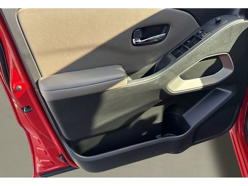 Used 2023 Nissan Frontier SV image 13