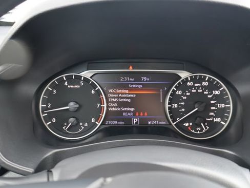 Used 2025 Nissan Altima 2.5 SV FWD image 14