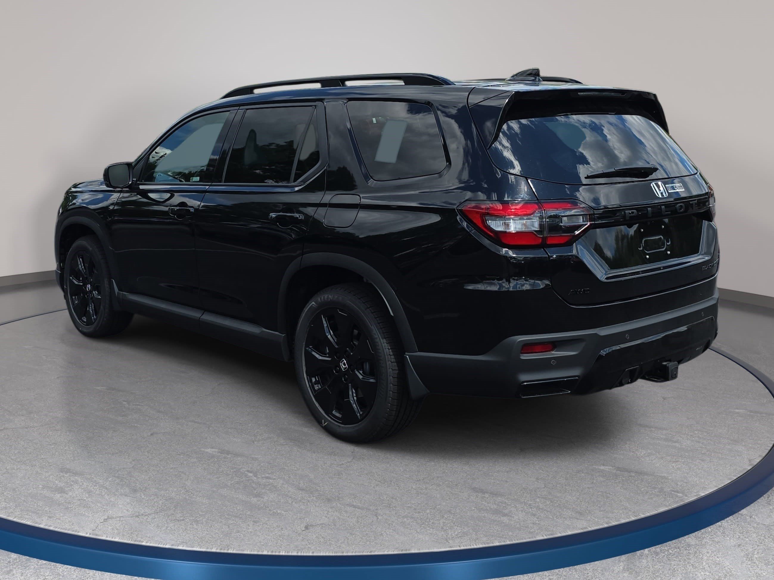 New 2026 Honda Pilot Black Edition image 7