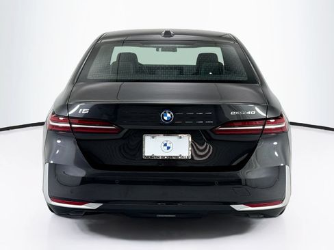 Used 2026 BMW i5 eDrive40 w/ Premium Package RWD image 6