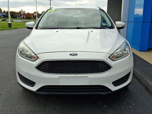Used 2017 Ford Focus SE image 2