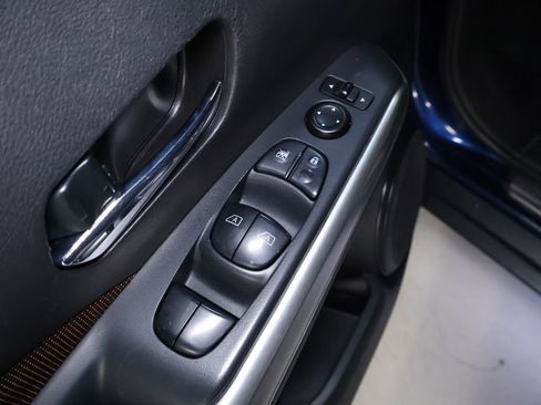 Used 2020 Nissan Kicks SR w/ Exterior Package image 12