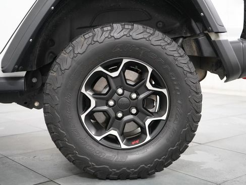Used 2023 Jeep Wrangler Unlimited Rubicon AWD/4WD image 31