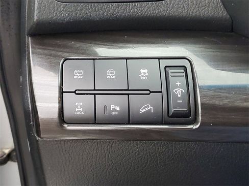 Used 2012 Kia Sorento SX w/ SX Premium Pkg image 18