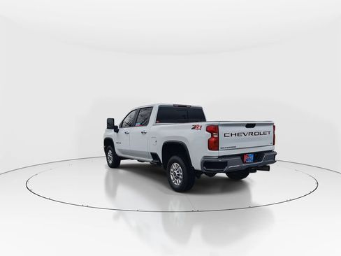 Used 2020 Chevrolet Silverado 2500 LT w/ Convenience Package image 6