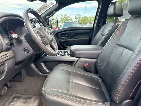 Used 2021 Nissan Titan PRO-4X w/ Pro-4x Convenience Package AWD/4WD image 13