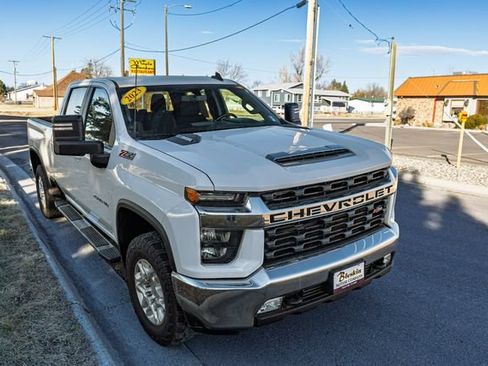 Used 2023 Chevrolet Silverado 2500 LT w/ Convenience Package AWD/4WD image 3