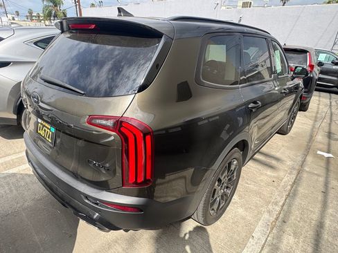 Used 2021 Kia Telluride EX w/ EX Premium Package AWD/4WD image 3