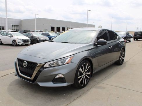 Used 2020 Nissan Altima 2.5 SR image 3