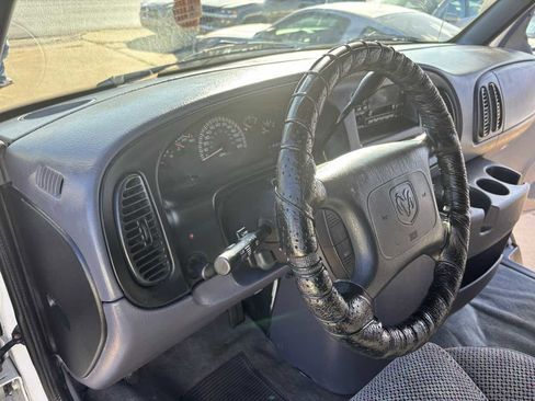 Used 2000 Dodge B3500 image 15