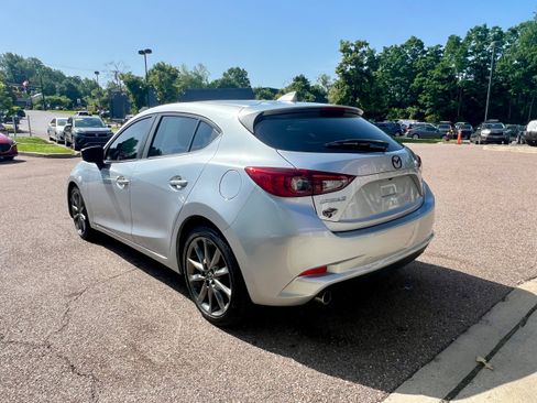 Used 2018 MAZDA MAZDA3 Touring FWD image 5