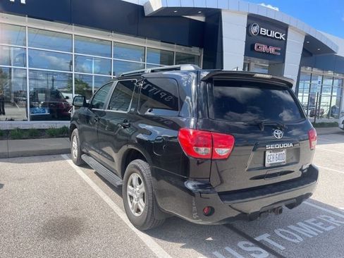 Used 2014 Toyota Sequoia SR5 w/ Premium Package image 7