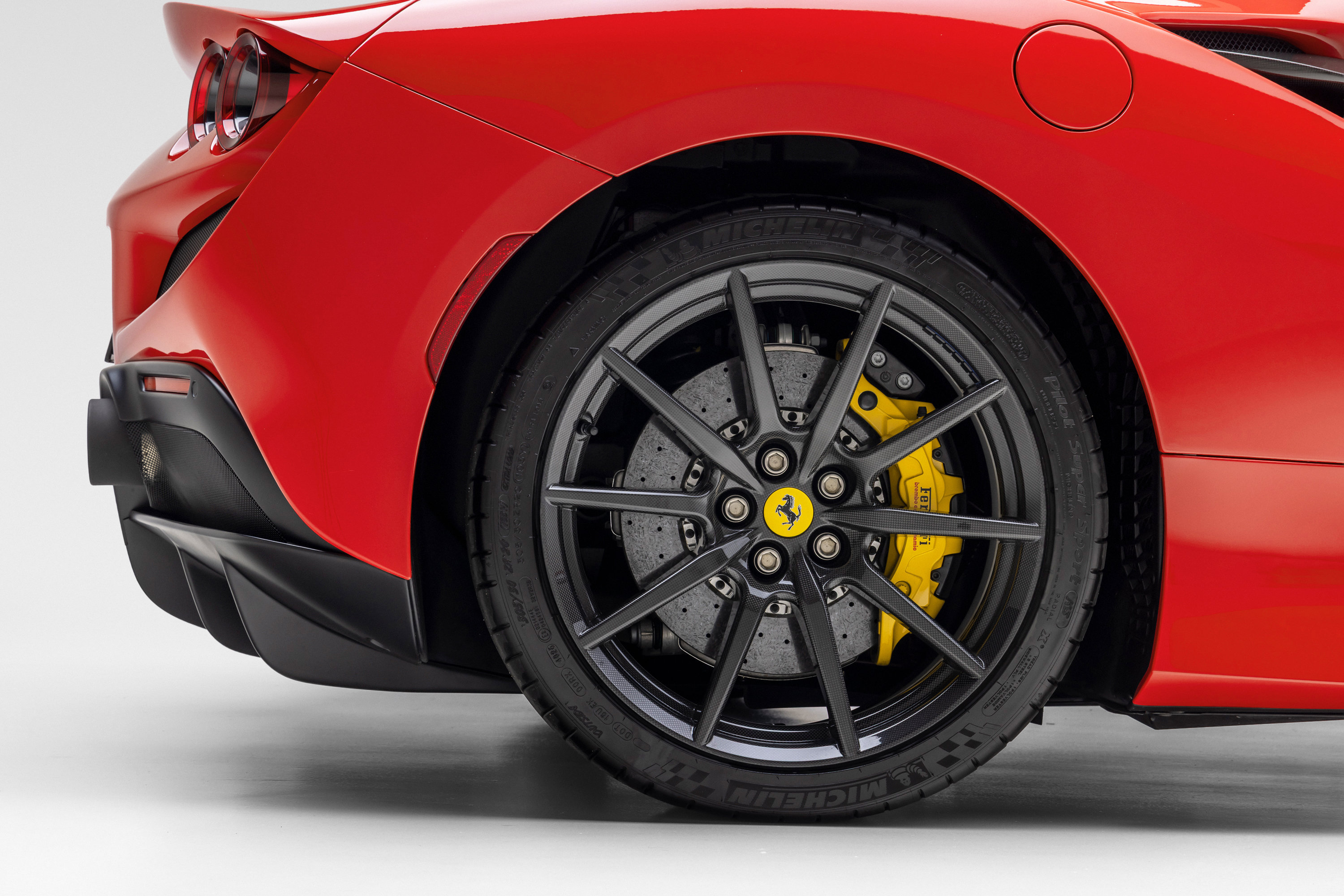 Certified 2022 Ferrari F8 Tributo RWD image 40