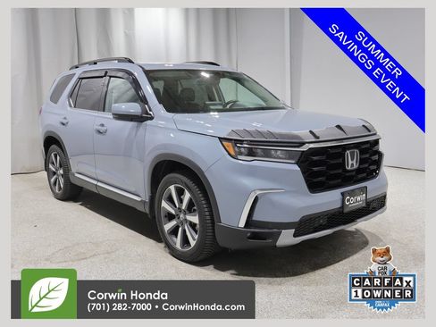 Used 2023 Honda Pilot Touring image 1