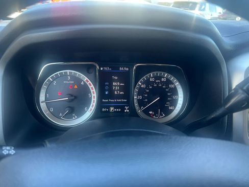 Used 2019 Nissan Titan SV AWD/4WD image 16