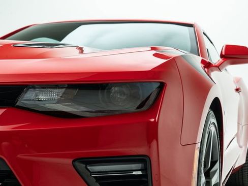 Used 2018 Chevrolet Camaro SS image 11