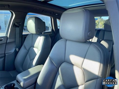 Used 2023 Porsche Macan image 14