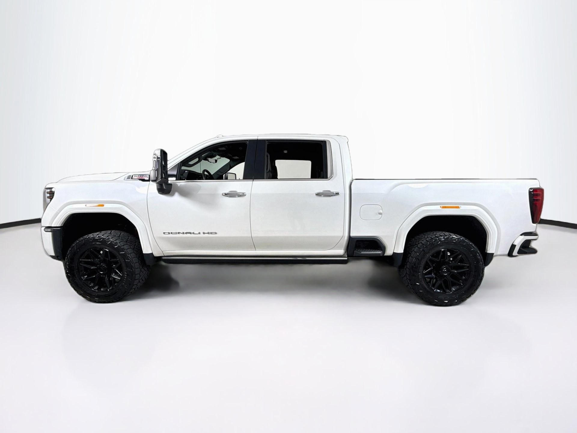Used 2024 GMC Sierra 2500 Denali w/ Denali Reserve Package AWD/4WD image 4