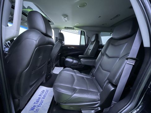 Used 2017 Cadillac Escalade Luxury image 27