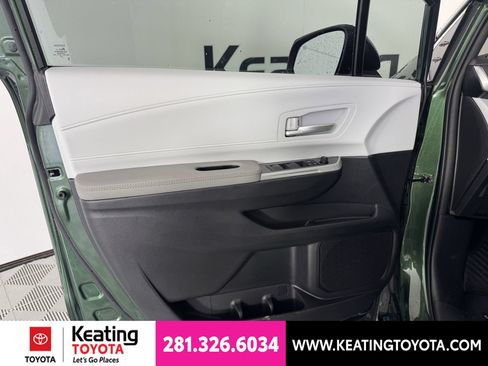 New 2026 Toyota Sienna XLE FWD image 13