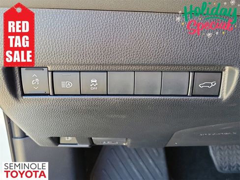 Used 2024 Toyota Venza Nightshade image 30