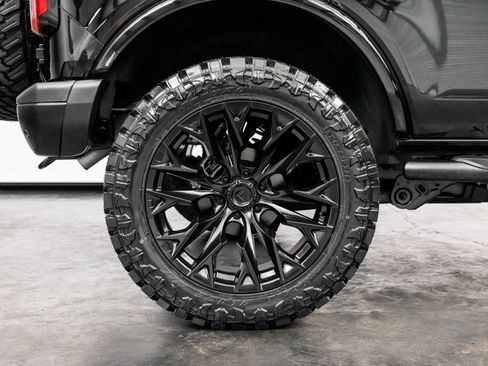 Used 2025 Ford Bronco Badlands AWD/4WD image 25