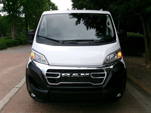 Used 2025 RAM ProMaster 2500 w/ U-Haul Equipment Group FWD image 2