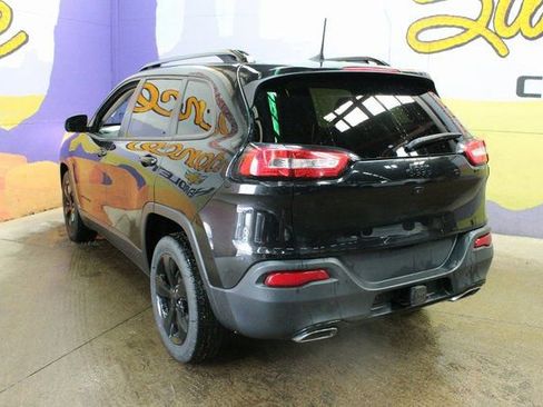 Used 2016 Jeep Cherokee Latitude w/ Cold Weather Group FWD image 5