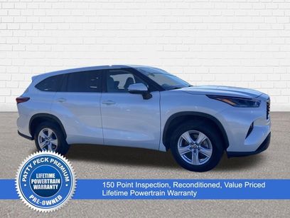 Used 2023 Toyota Highlander LE