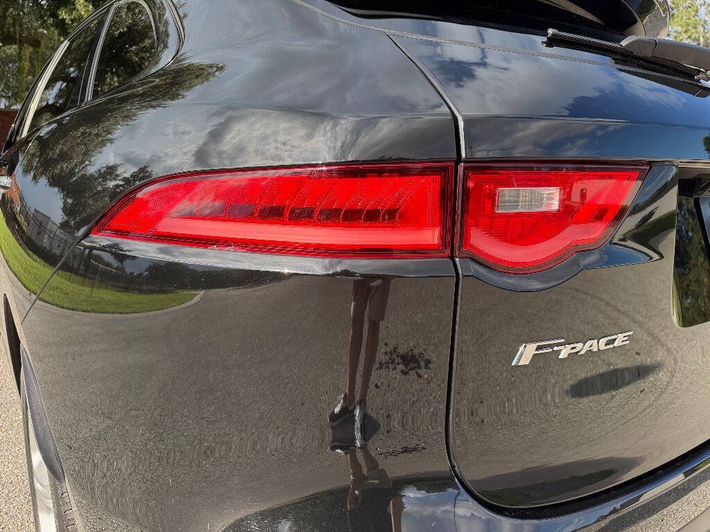 Used 2017 Jaguar F-PACE R-Sport AWD/4WD image 15