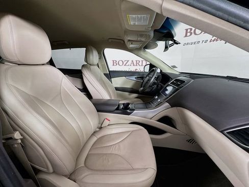 Used 2020 Lincoln Nautilus Standard w/ Equipment Group 101A image 32