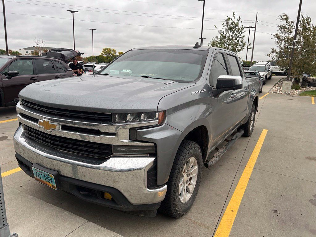 Used 2021 Chevrolet Silverado 1500 LT AWD/4WD image 3