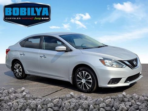 Used 2016 Nissan Sentra S FWD image 2