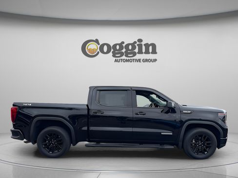 Used 2022 GMC Sierra 1500 Elevation w/ Elevation Premium Package image 6