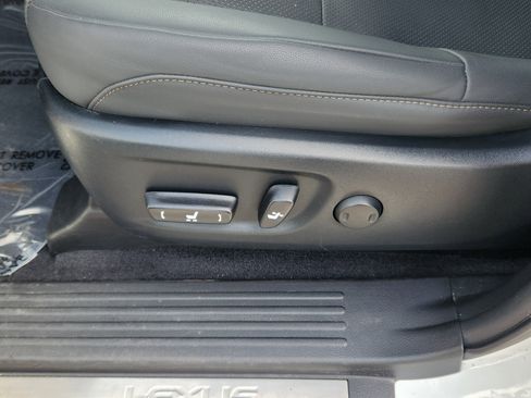 Used 2023 Lexus GX 460 Premium image 14