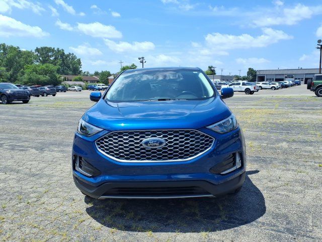 Used 2023 Ford Edge SEL w/ Convenience Package AWD/4WD image 2