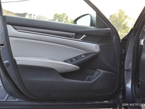 Used 2018 Honda Accord EX image 8