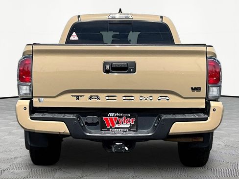 Used 2020 Toyota Tacoma TRD Sport w/ Technology Package image 5