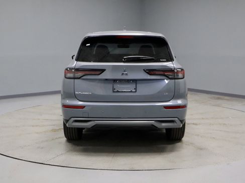 New 2026 Mitsubishi Outlander SE image 7
