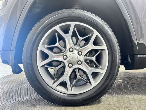 Used 2021 Jeep Grand Cherokee Overland image 31