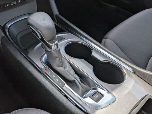 Used 2024 Chevrolet Malibu LT image 25