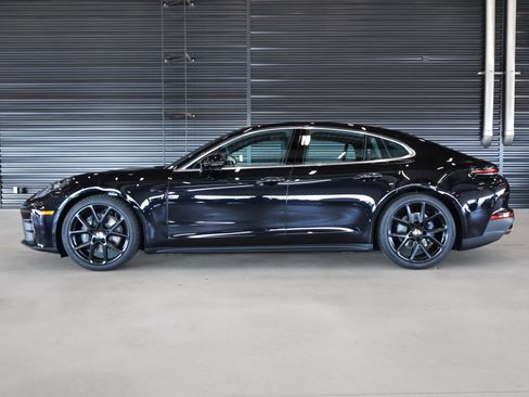 New 2026 Porsche Panamera RWD image 2