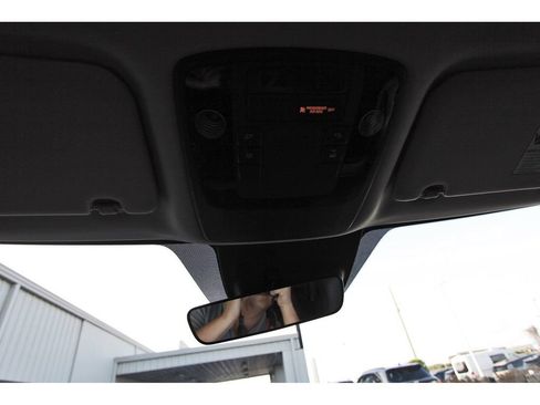 Used 2022 Kia Carnival LX FWD image 24